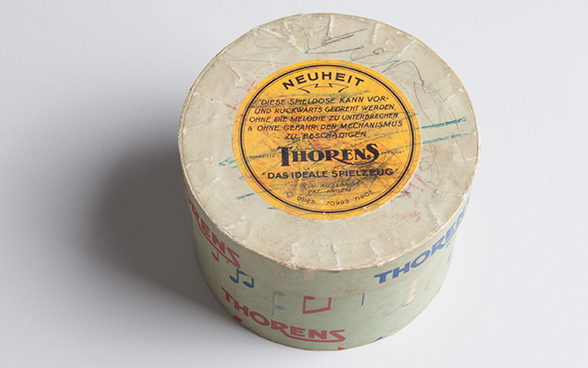 Kurbeldose mit Musikwerk, Verpackung