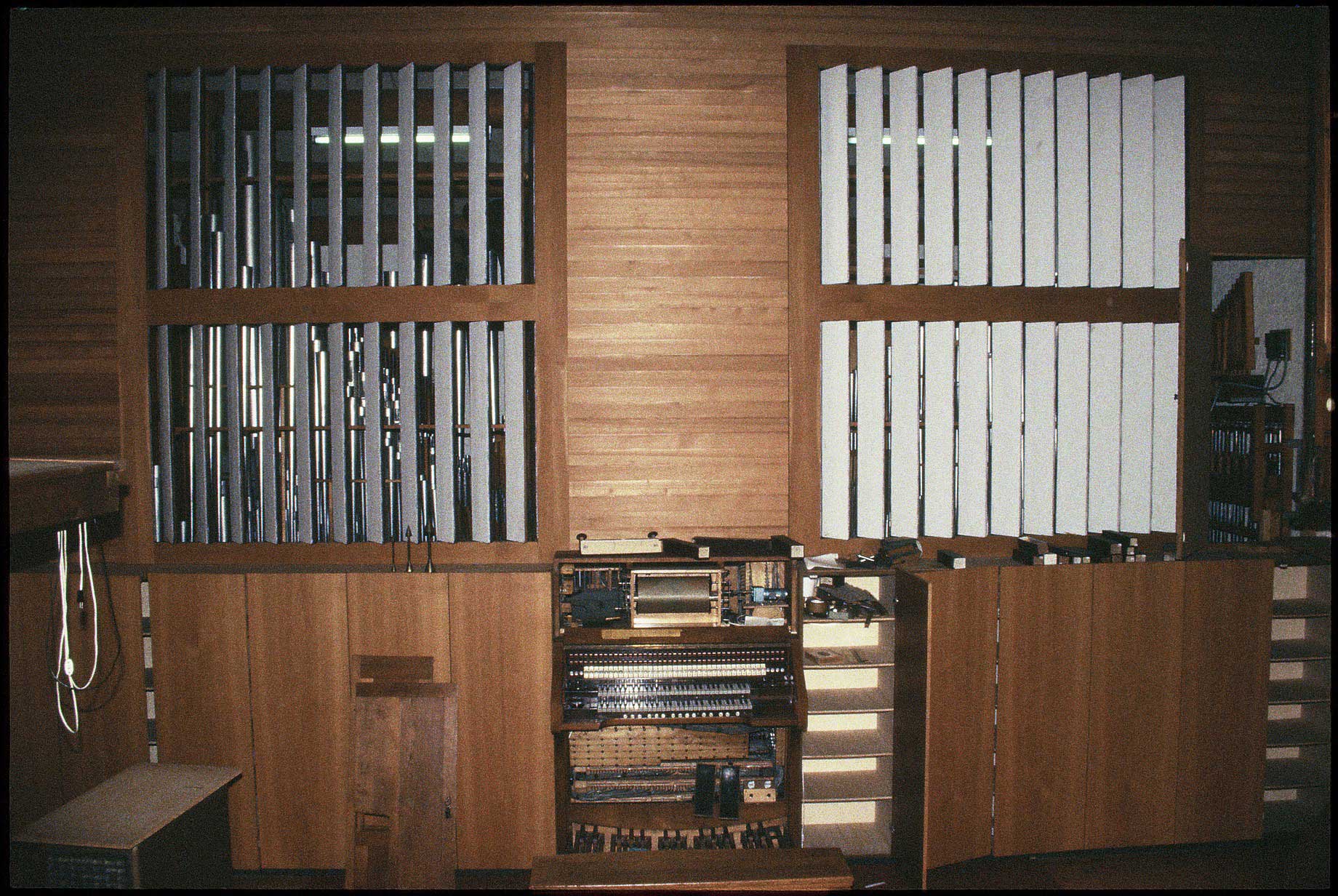 Orgelbau Kuhn dismantling the organ