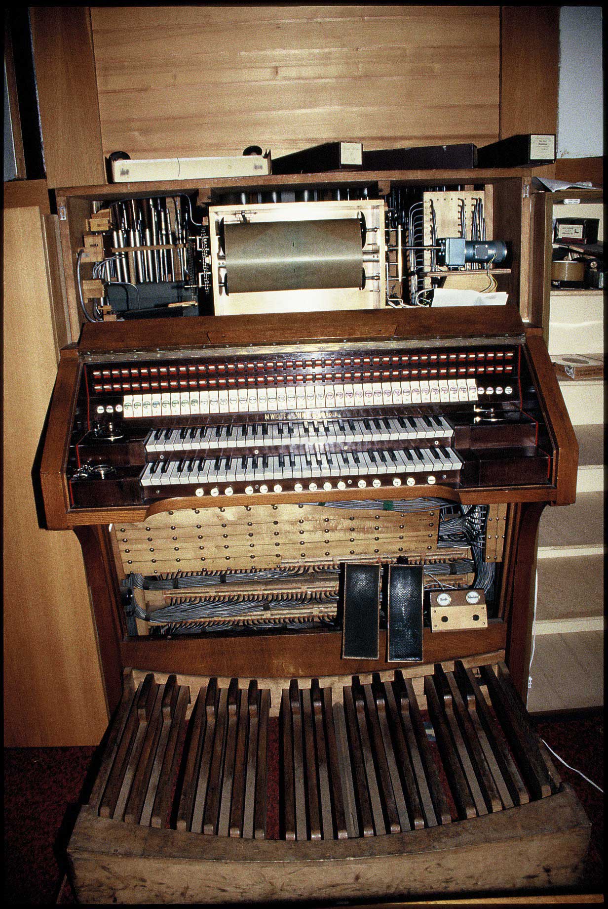 Orgelbau Kuhn dismantling the organ