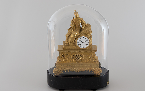 Mantelpiece clock with musical mechanism