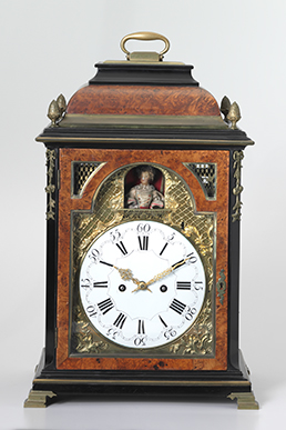 Bracket clock with musical mechanism