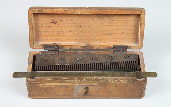 Tuned comb