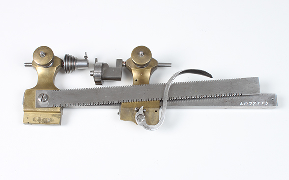 Cylinder pin-making machine